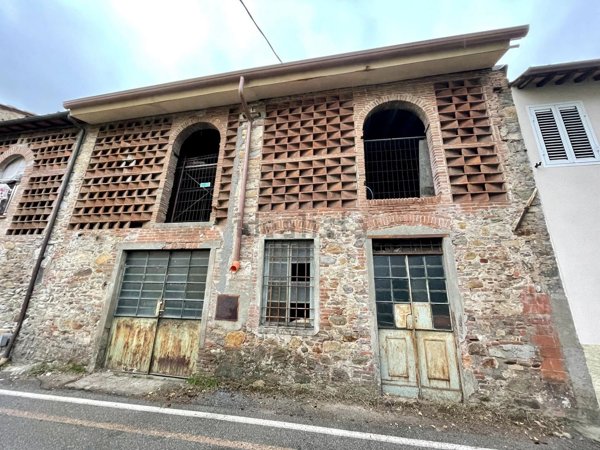 pentavano in vendita a Capannori