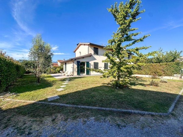 casa indipendente in vendita a Capannori