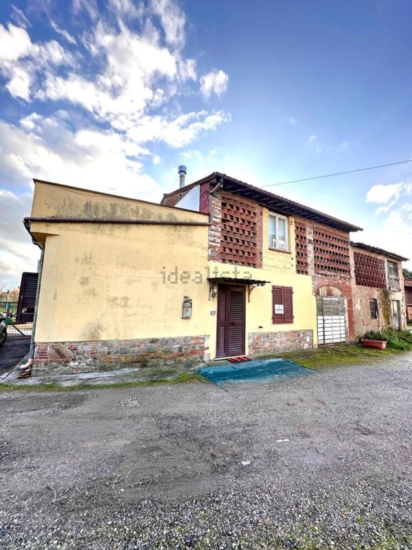 casa indipendente in vendita a Capannori in zona Lunata