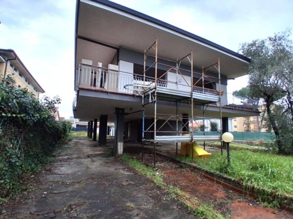 casa indipendente in vendita a Capannori in zona Lunata