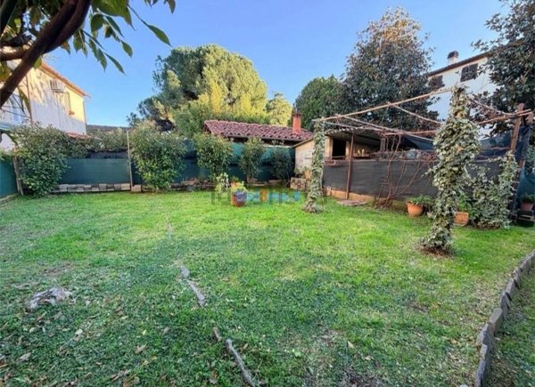 casa indipendente in vendita a Capannori
