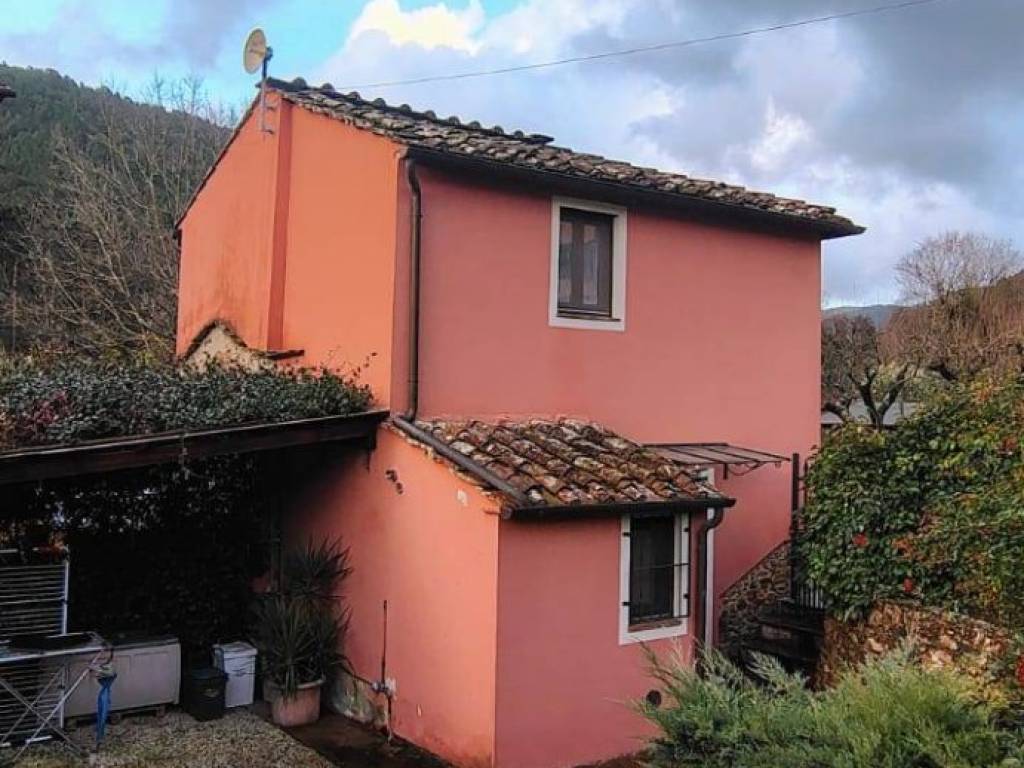 casa indipendente in vendita a Capannori
