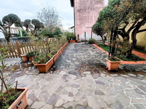 casa indipendente in vendita a Capannori in zona Santa Margherita