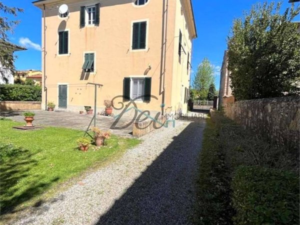 casa indipendente in vendita a Capannori in zona Carraia