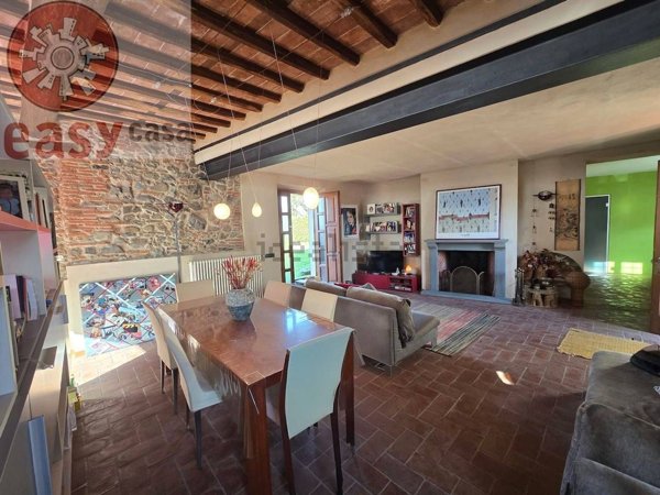 casale in vendita a Capannori in zona Marlia