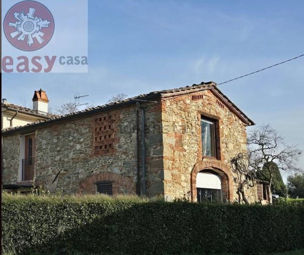 casale in vendita a Capannori in zona Marlia