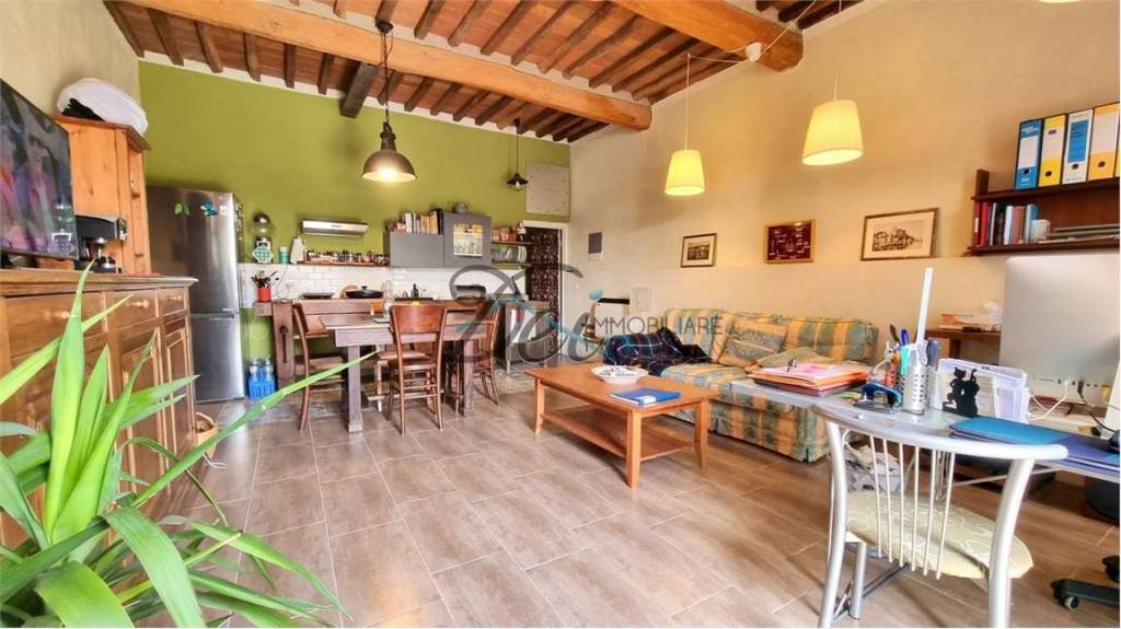 casa indipendente in vendita a Capannori in zona Lunata