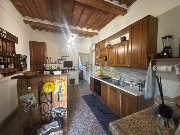 casa semindipendente in vendita a Capannori in zona Segromigno in Monte