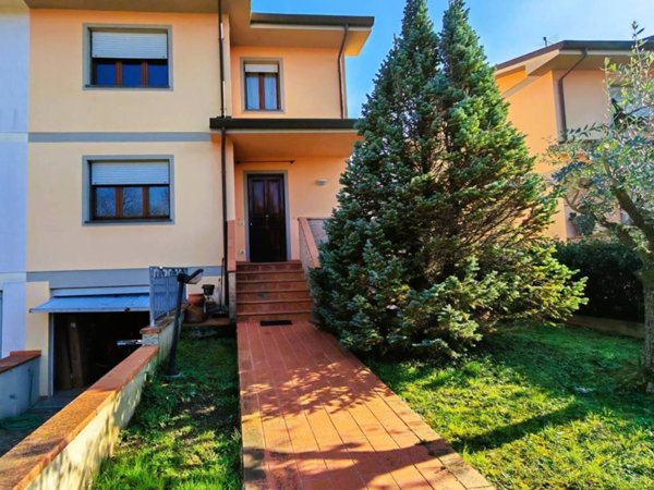 casa indipendente in vendita a Capannori