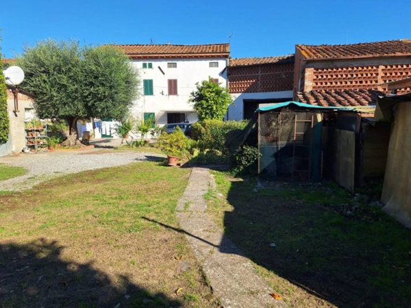 casa indipendente in vendita a Capannori