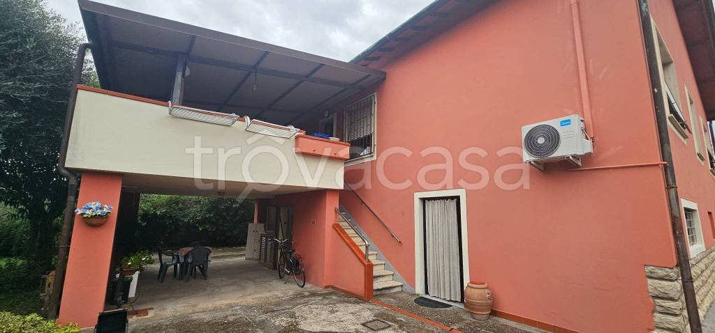 casa indipendente in vendita a Capannori in zona Lunata