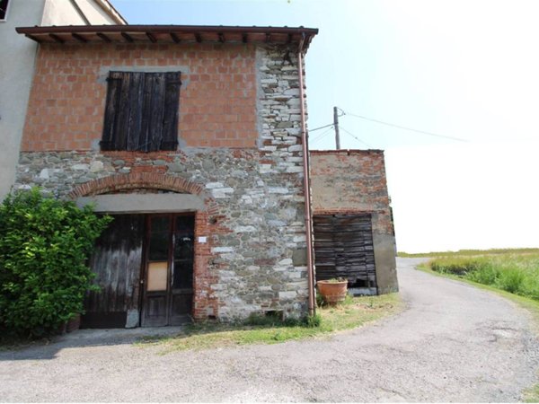casa indipendente in vendita a Capannori in zona Lunata