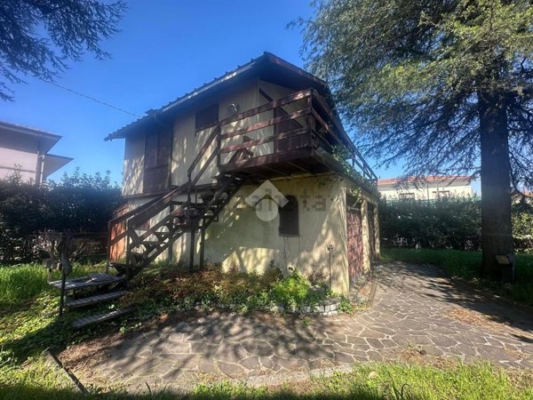 ufficio in vendita a Capannori in zona Lunata