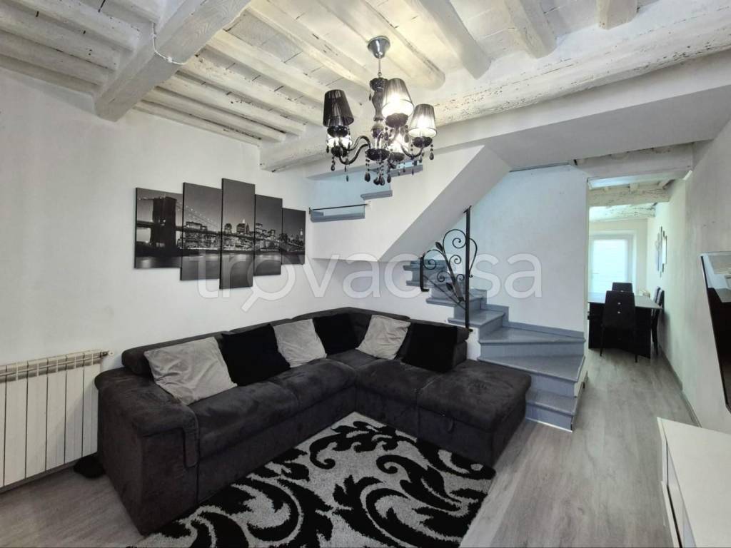 casa indipendente in vendita a Capannori in zona Marlia