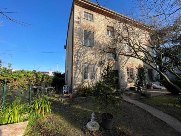 casa indipendente in vendita a Capannori in zona Lunata
