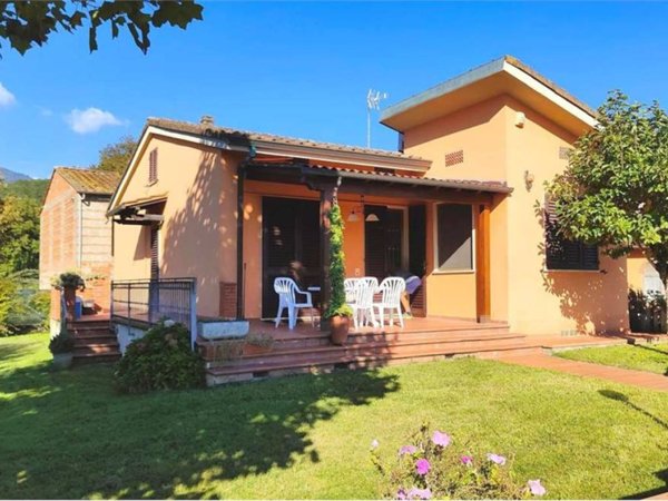 casa indipendente in vendita a Capannori