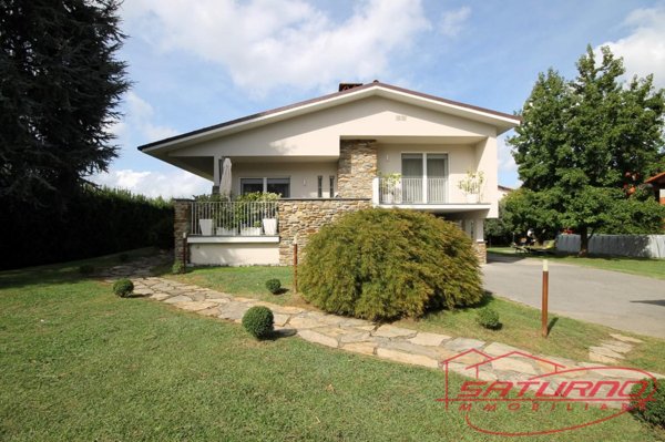 casa indipendente in vendita a Capannori in zona Marlia