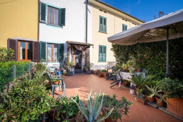 casa indipendente in vendita a Capannori in zona Marlia