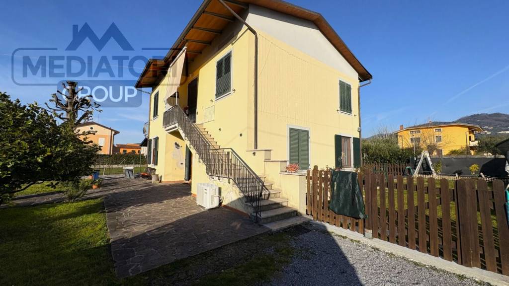 appartamento in vendita a Capannori in zona Marlia