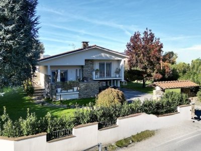 casa indipendente in vendita a Capannori in zona Marlia