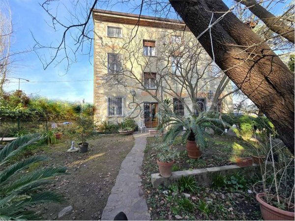 casa indipendente in vendita a Capannori in zona Lunata
