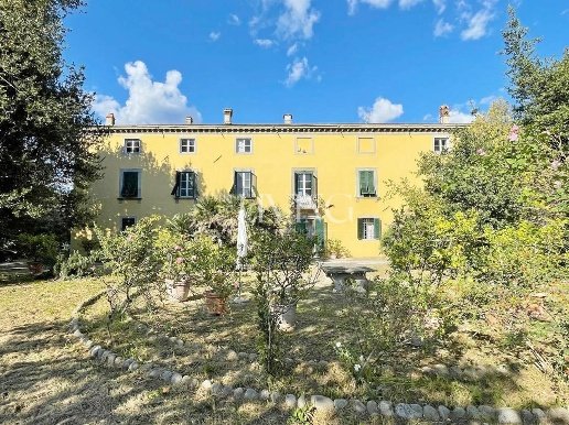 casa indipendente in vendita a Capannori in zona Marlia