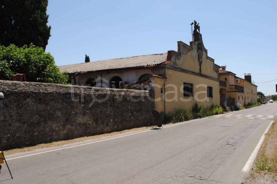 negozio in vendita a Capannori in zona Marlia