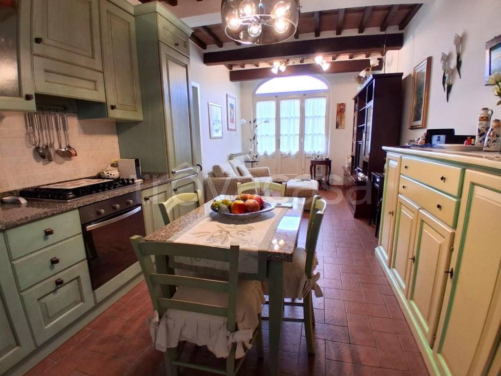 appartamento in vendita a Capannori in zona Lunata