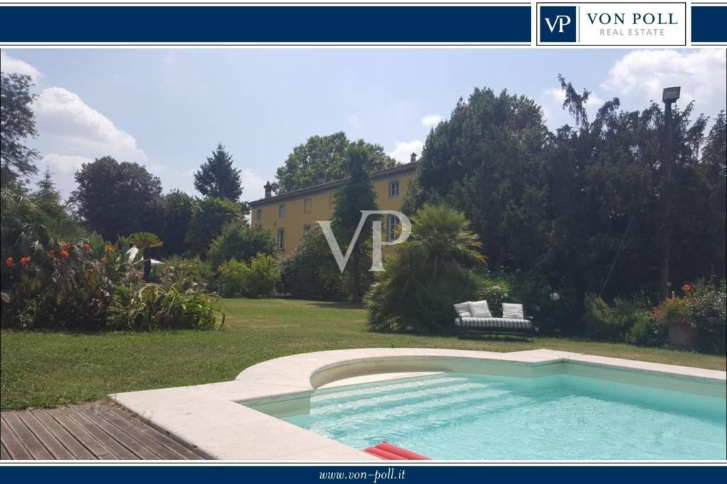 villa in vendita a Capannori in zona Marlia