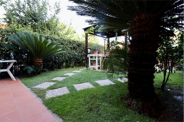 casa indipendente in vendita a Capannori in zona Marlia