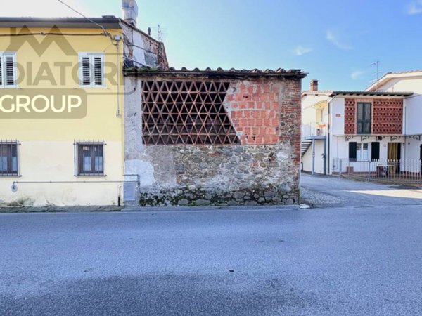 casa indipendente in vendita a Capannori in zona Lammari