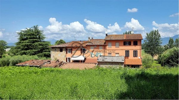 casa indipendente in vendita a Capannori in zona Lunata
