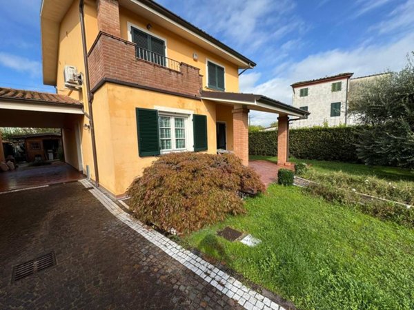 casa indipendente in vendita a Capannori in zona Lammari