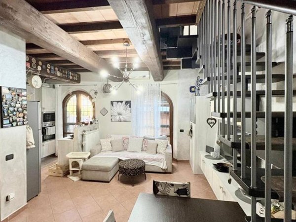 casa indipendente in vendita a Capannori in zona Marlia