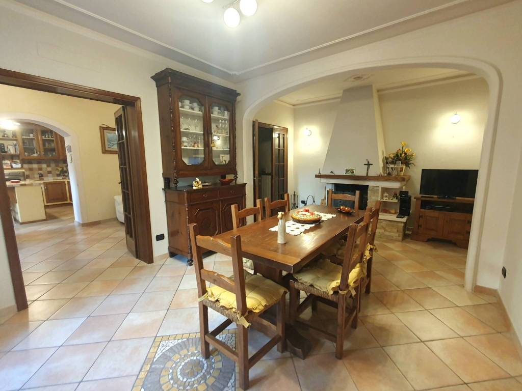 casa indipendente in vendita a Capannori in zona Segromigno in Monte