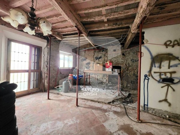 casa indipendente in vendita a Capannori in zona Lunata