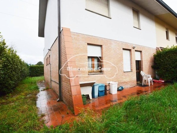 casa indipendente in vendita a Capannori in zona Lunata