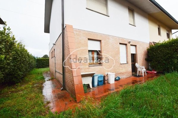casa indipendente in vendita a Capannori in zona Lunata