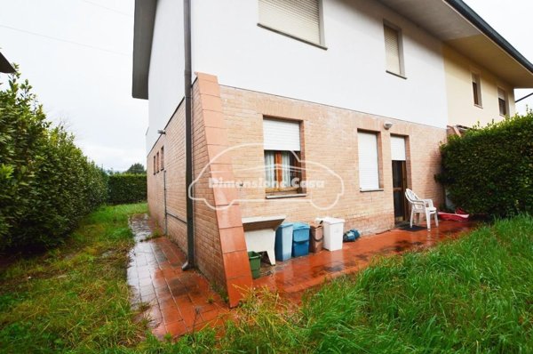 casa indipendente in vendita a Capannori in zona Lunata