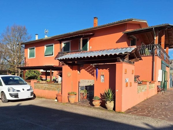 casa indipendente in vendita a Capannori