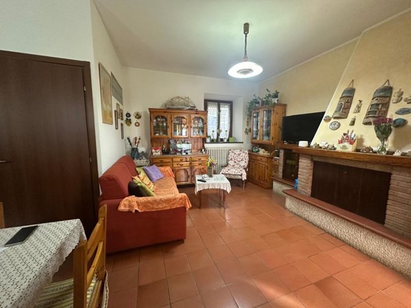 casa indipendente in vendita a Capannori in zona Segromigno in Monte