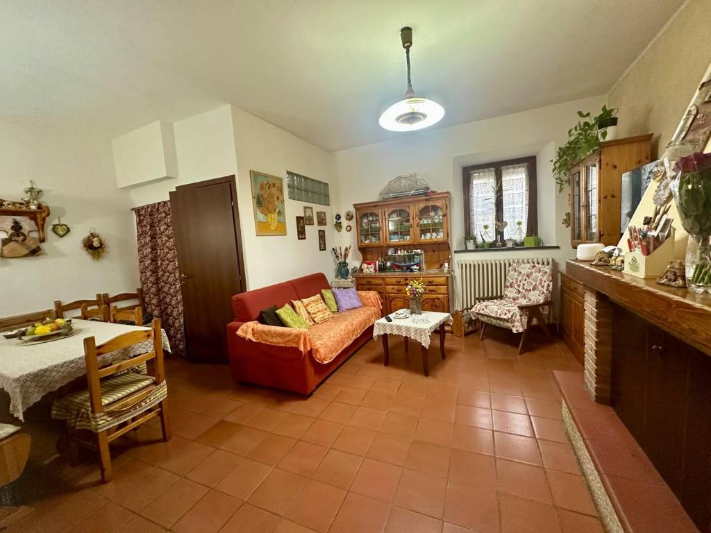casa indipendente in vendita a Capannori in zona Segromigno in Monte
