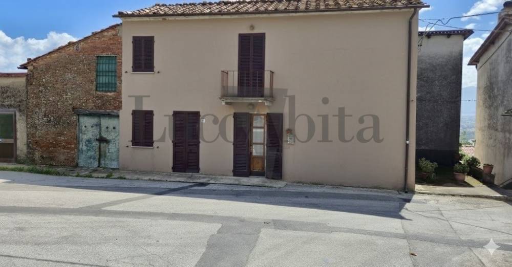 casa indipendente in vendita a Capannori in zona Segromigno in Monte