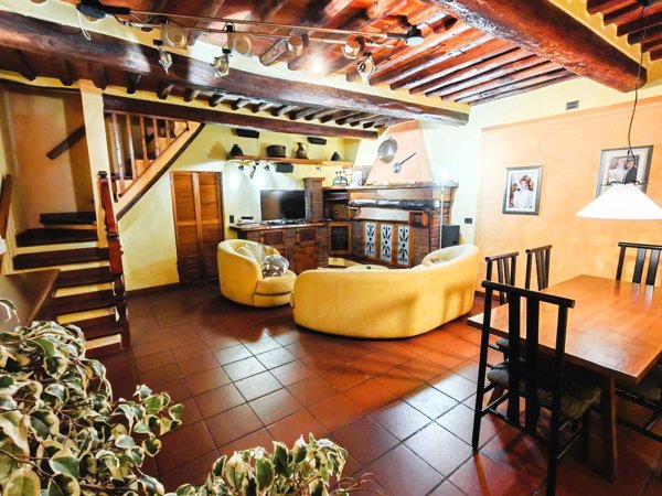 casa indipendente in vendita a Capannori in zona Santa Margherita