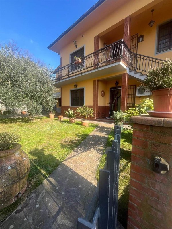 casa indipendente in vendita a Capannori
