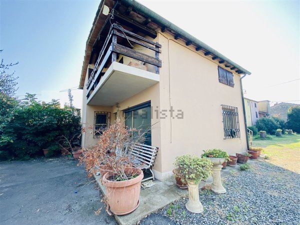 casa indipendente in vendita a Capannori in zona Carraia