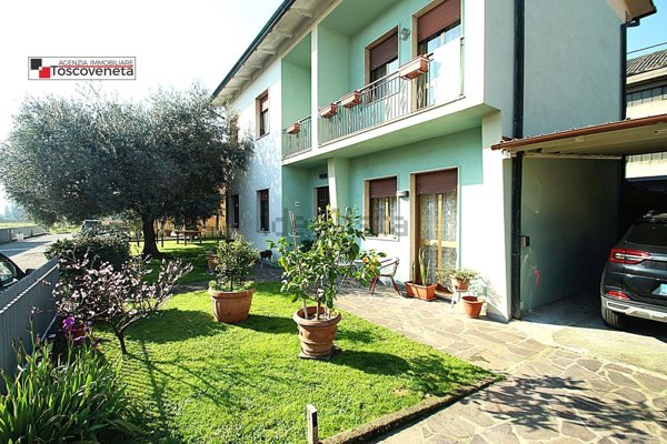 casa indipendente in vendita a Capannori in zona Lunata