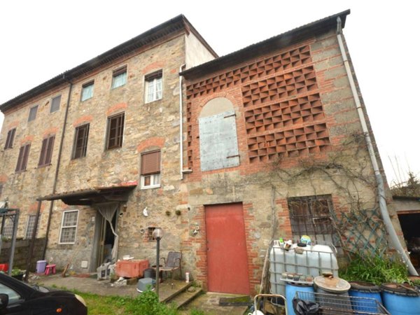 casa indipendente in vendita a Capannori in zona Castelvecchio di Compito
