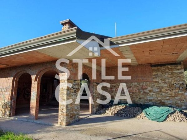 casa indipendente in vendita a Capannori in zona Segromigno in Monte