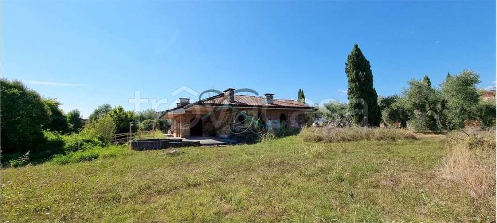 casa indipendente in vendita a Capannori in zona Lunata